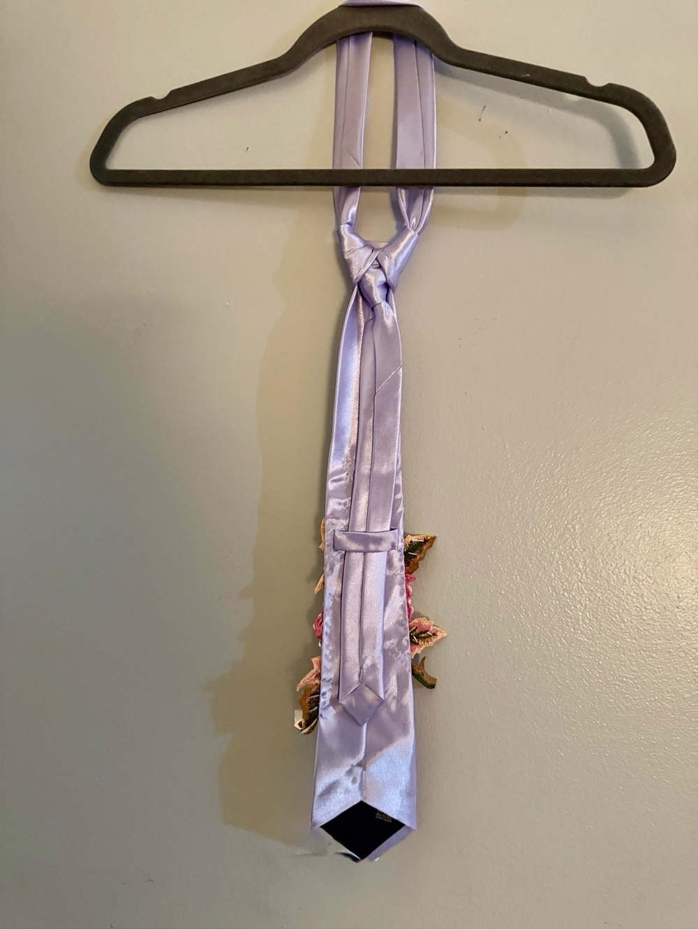 Boutique Aratta Silk-Feel Lavender Statement Floral Tie - Rare Find! - Picture 5 of 6